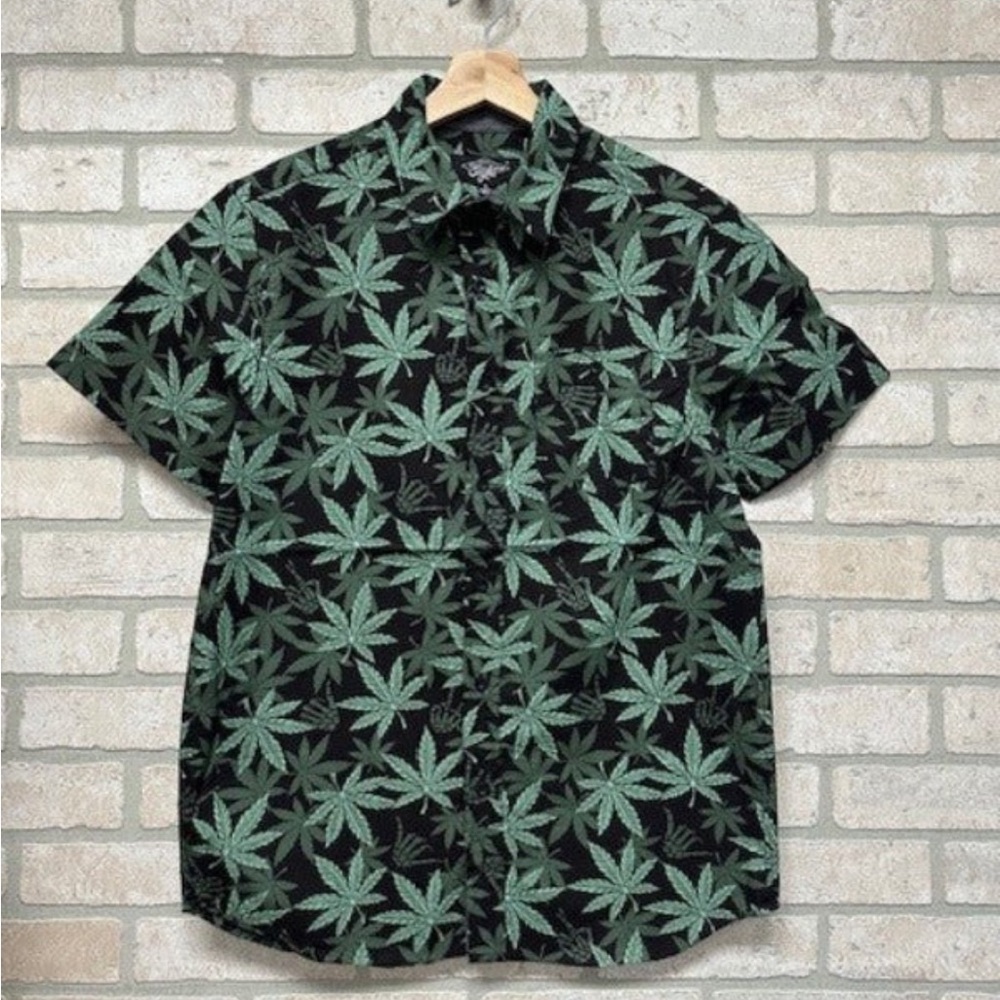 Men’s Black Weed Leaf Short Sleeve Button Down Shirt 100% Cotton (NWOT)